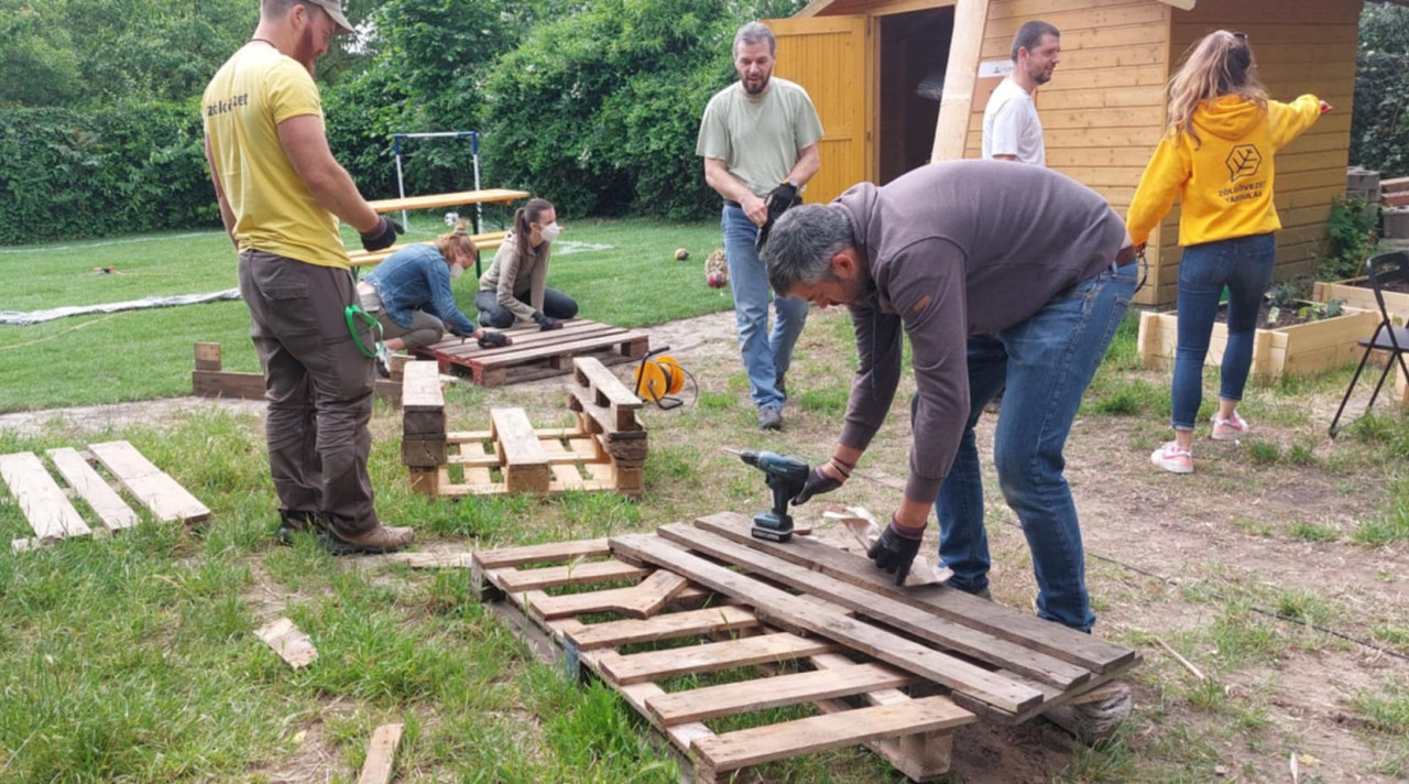 karitatív csapatépítés